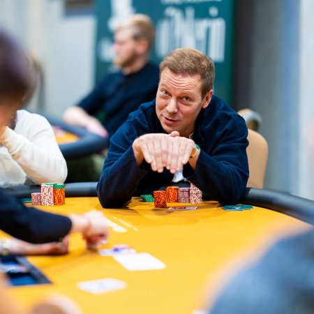 Alexander Peterser é o líder na FT do €10K PLO Championship do PLO Grand Slam