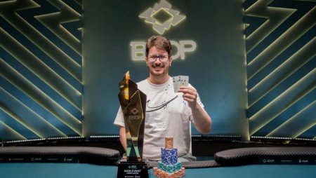 Aloísio Dourado é campeão do Main Event do BSOP Summer