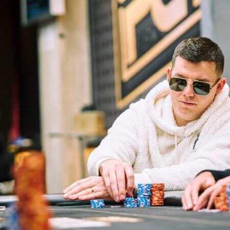 Jesse Lonis lidera FT com Hellmuth no PGT Last Chance #1