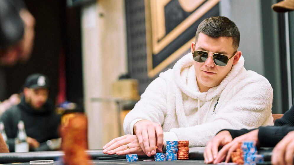 Jesse Lonis lidera FT com Hellmuth no PGT Last Chance #1