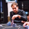 João Simão passa gigante no Dia 2C do Monster Stack da WSOP