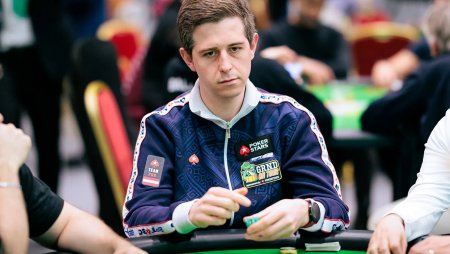 Embaixador do PokerStars faz “misclick” brutal e folda Straight Flush ao vivo na Twitch