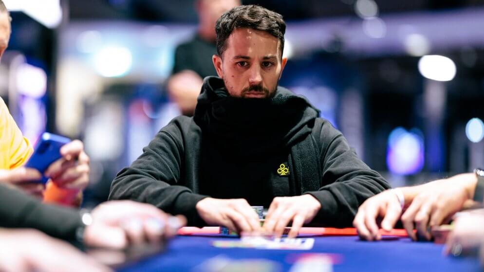 Português Jorge Abreu tem forte ponta na FT do Main Event do EPT Paris