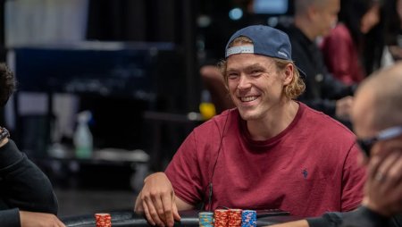 Alex Foxen tem larga margem na ponta do Evento #7 do US Poker Open