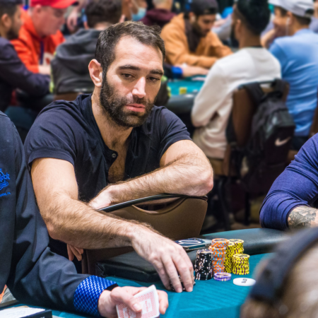 Alex Keating é o líder no field estrelado do US$ 20K Super High Roller da WSOPE