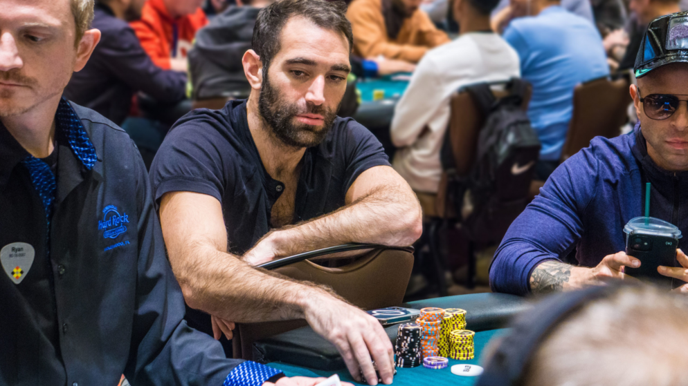 Alex Keating é o líder no field estrelado do US$ 20K Super High Roller da WSOPE