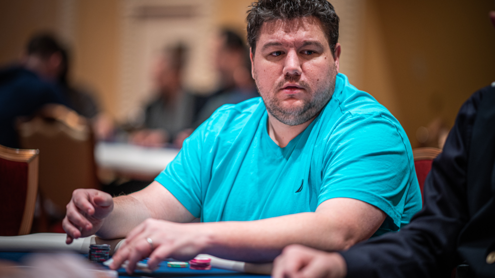 Shaun Deeb vai atrás da nona joia com ponta entre os 13 finalistas do Evento #74 da WSOP