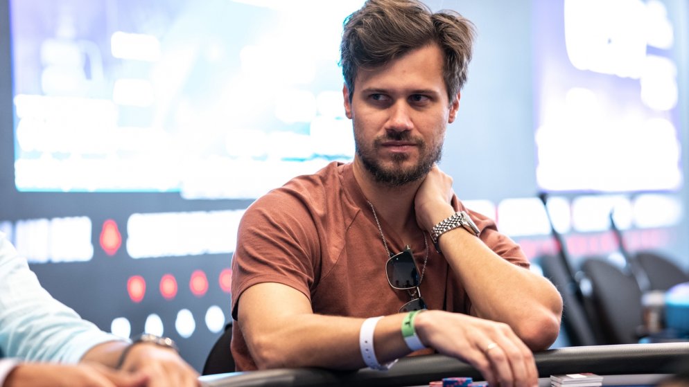 Kelvin Kerber é o chip leader e Pedro Padilha também  avança ao Dia Final do €50K Super High Roller 2nd Chance
