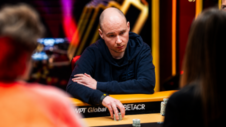 Tobias Schwecht lidera sete finalistas do US$ 30K NLH/PLO da Triton Montenegro