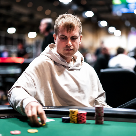 Viktor Blom, Ivey, Leonard e outros craques ficam pelo caminho no US$ 25K NLH HU Championship