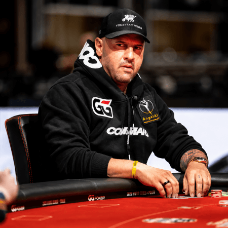 Michael Mizrachi e Negreanu avançam ao Dia 2 do US$ 25K Heads-Up Championship