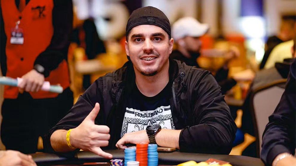 Renan Meneguetti fica com a prata no $525 Bounty Hunters Sunday Main Event