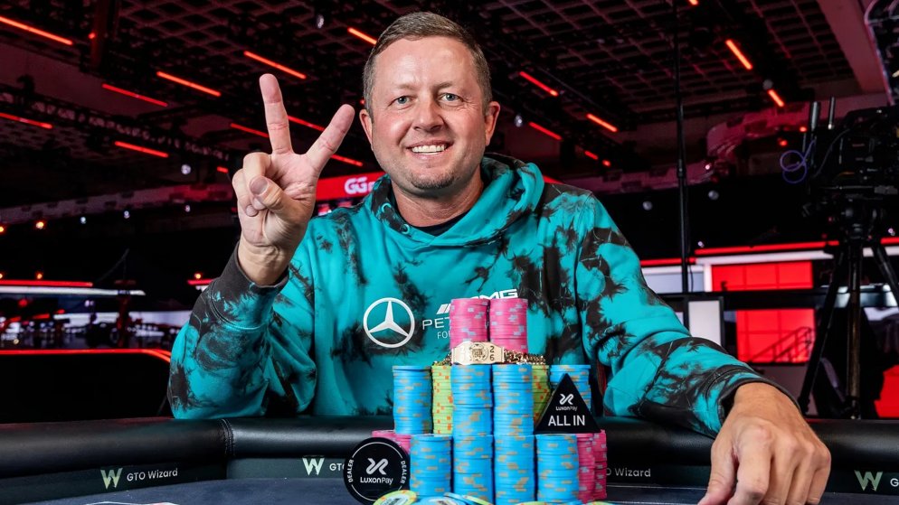 Braxton Dunaway conquista segundo bracelete da WSOP e fatura US$ 288 mil em Las Vegas