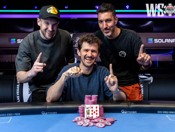Matthew Moss supera field de 3.903 entradas e conquista primeiro bracelete da WSOP
