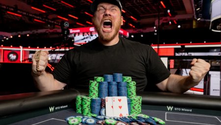Mike Holtz conquista segundo bracelete da WSOP após vencer o Super Turbo Bounty
