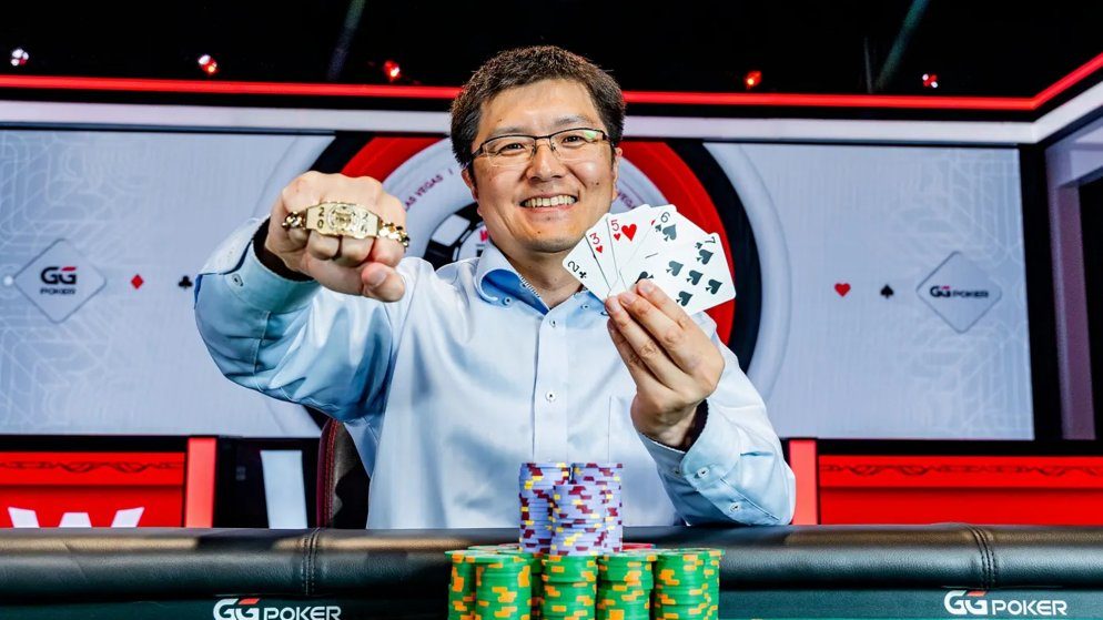 De um único blind ao título: Naoya Kihara protagoniza uma das maiores viradas da WSOP e conquista o segundo bracelete