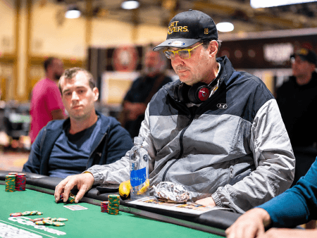 Phil Hellmuth é sétimo no Evento #9 da WSOP