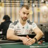 Após mesa final no Evento #71, Renan Bruschi avança ao Dia 2 do US$ 10.000 Seven Card Stud Hi-Lo da WSOP