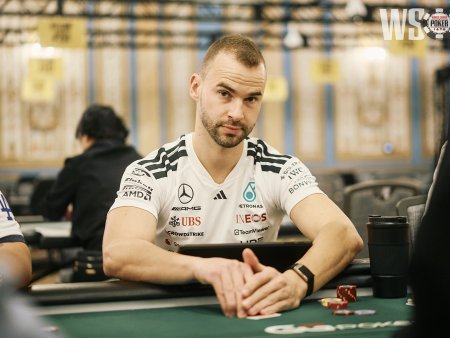 Após mesa final no Evento #71, Renan Bruschi avança ao Dia 2 do US$ 10.000 Seven Card Stud Hi-Lo da WSOP