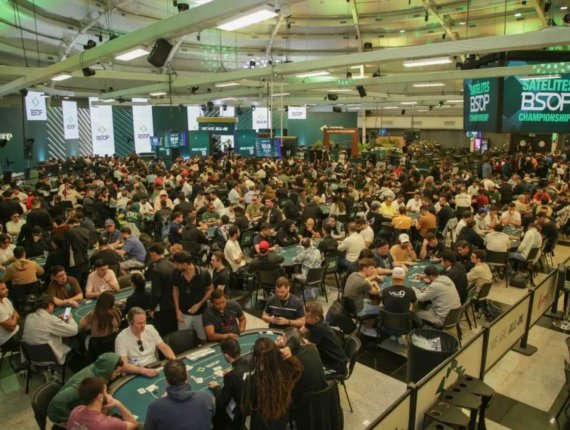 Victor Cipola lidera o Dia 1B do Main Event do BSOP Winter