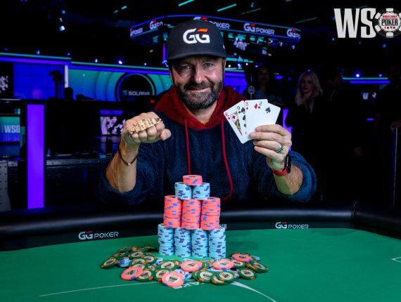 Daniel Negreanu vence High Roller de PLO da WSOP e conquista o oitavo bracelete da carreira
