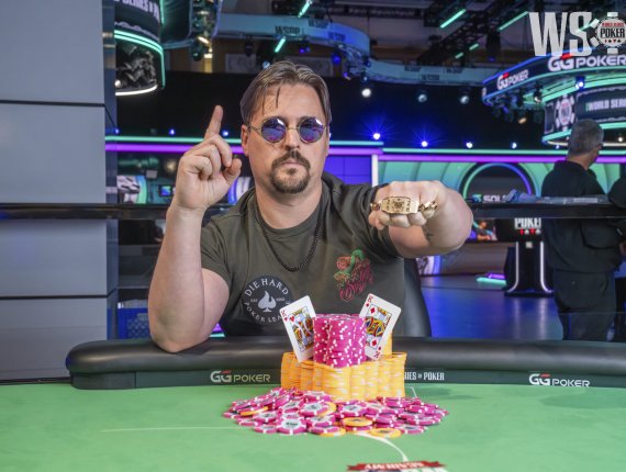 Eric Weber conquista primeiro bracelete da WSOP; Renato Roizenblit é o oitavo