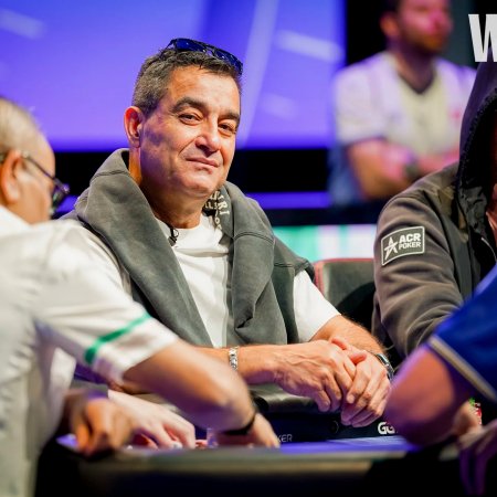 Hossein Ensan busca o bi no Main Event em field com Shaun Deeb, Todd Brunson e Patrick Leonard