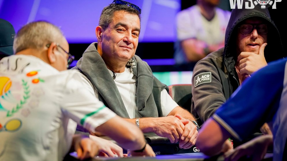 Hossein Ensan busca o bi no Main Event em field com Shaun Deeb, Todd Brunson e Patrick Leonard