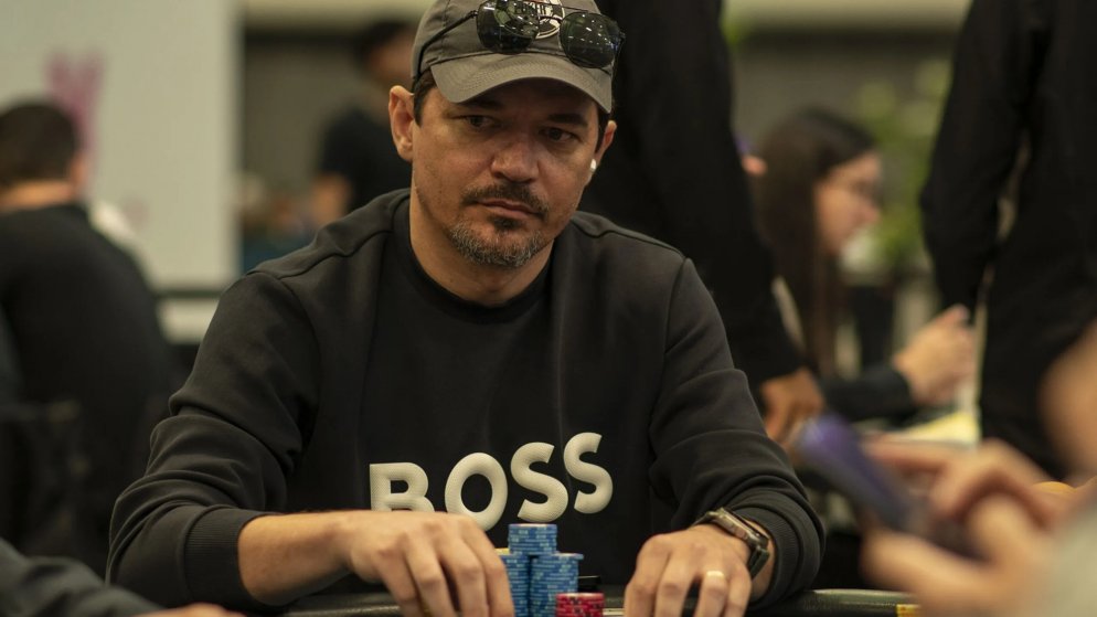 Josiel da Cruz lidera segunda-feira brasileira com título no Monday Monster Stack HR