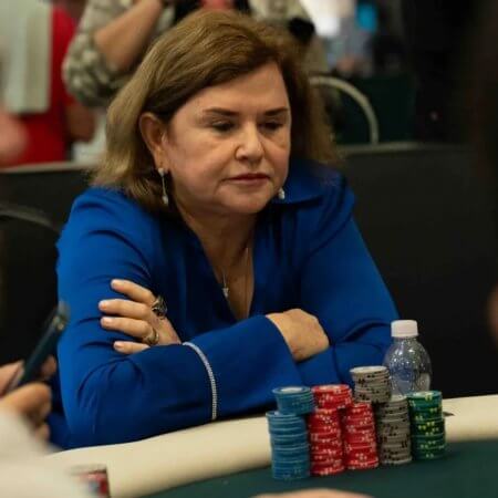 Lúcia Risson é campeã do paralelo US$ 200 Daily Deepstack