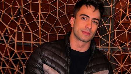 Raphael Caixeta começa a WSOP Online 2026 com título e bracelete para o Brasil