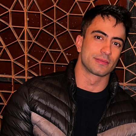 Raphael Caixeta começa a WSOP Online 2026 com título e bracelete para o Brasil