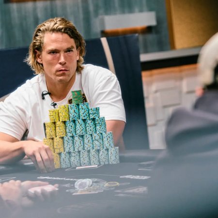 Alex Foxen lidera cinco finalistas do US$ 100K Super High Roller Bowl de NLH
