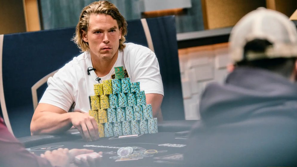 Alex Foxen lidera cinco finalistas do US$ 100K Super High Roller Bowl de NLH