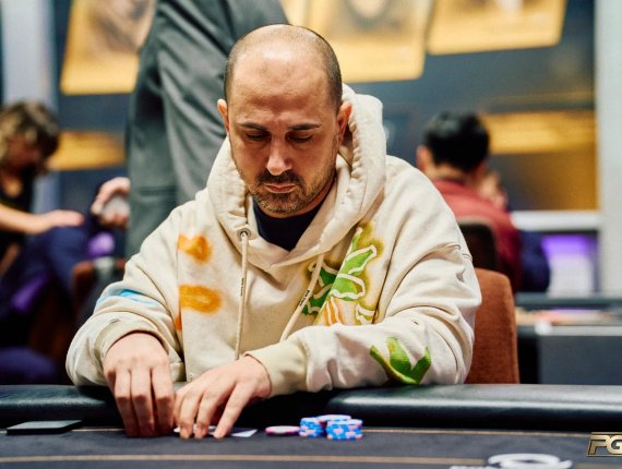 Aram Oganyan lidera cinco finalistas no US$ 15K do Poker Masters