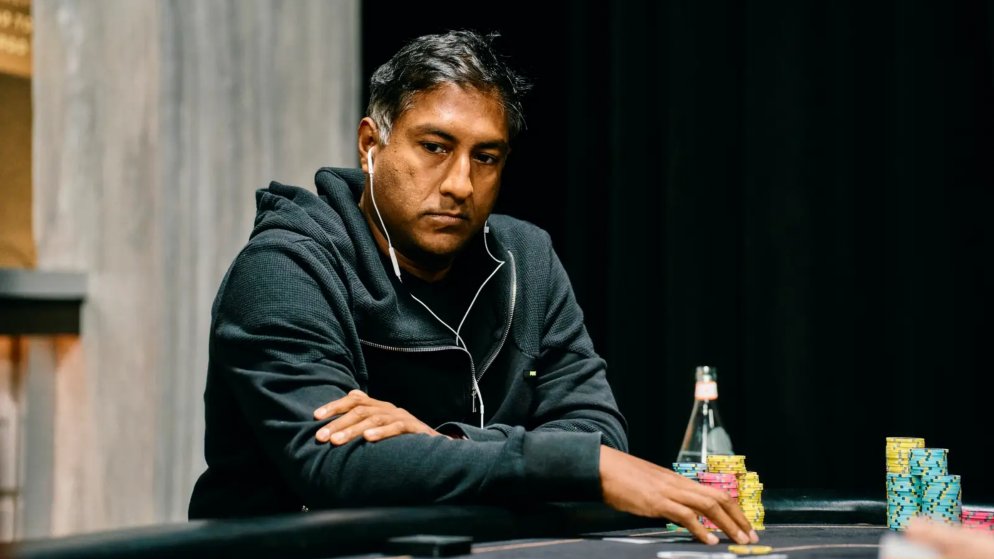 Cooler de quadra contra full sela a primeira eliminação no US$ 100K Super High Roller Bowl NLH